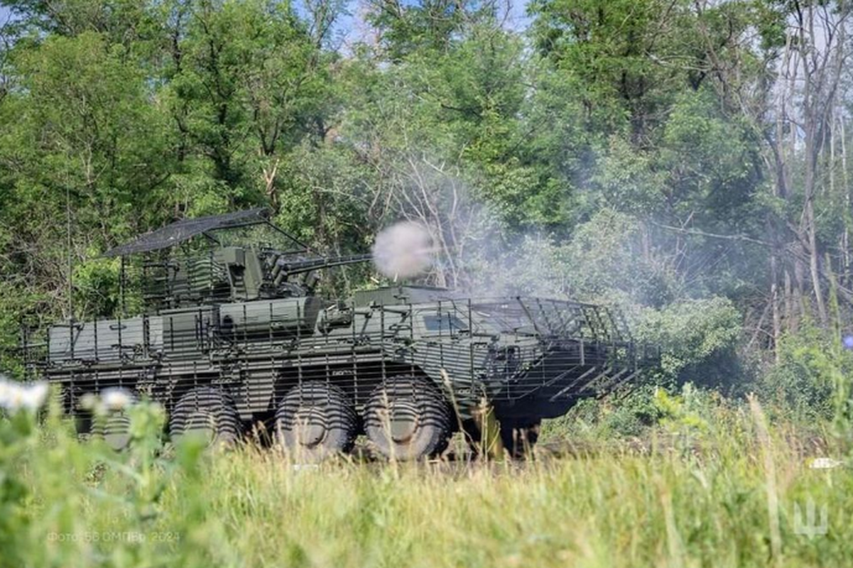 Lo dien “thiet giap sat thu” BTR-4E cua Ukraine co suc manh vuot troi