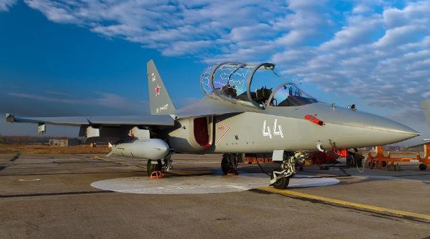 View - 	Tình hình nóng Không quân Nga nhận loạt máy bay huấn luyện Yak130