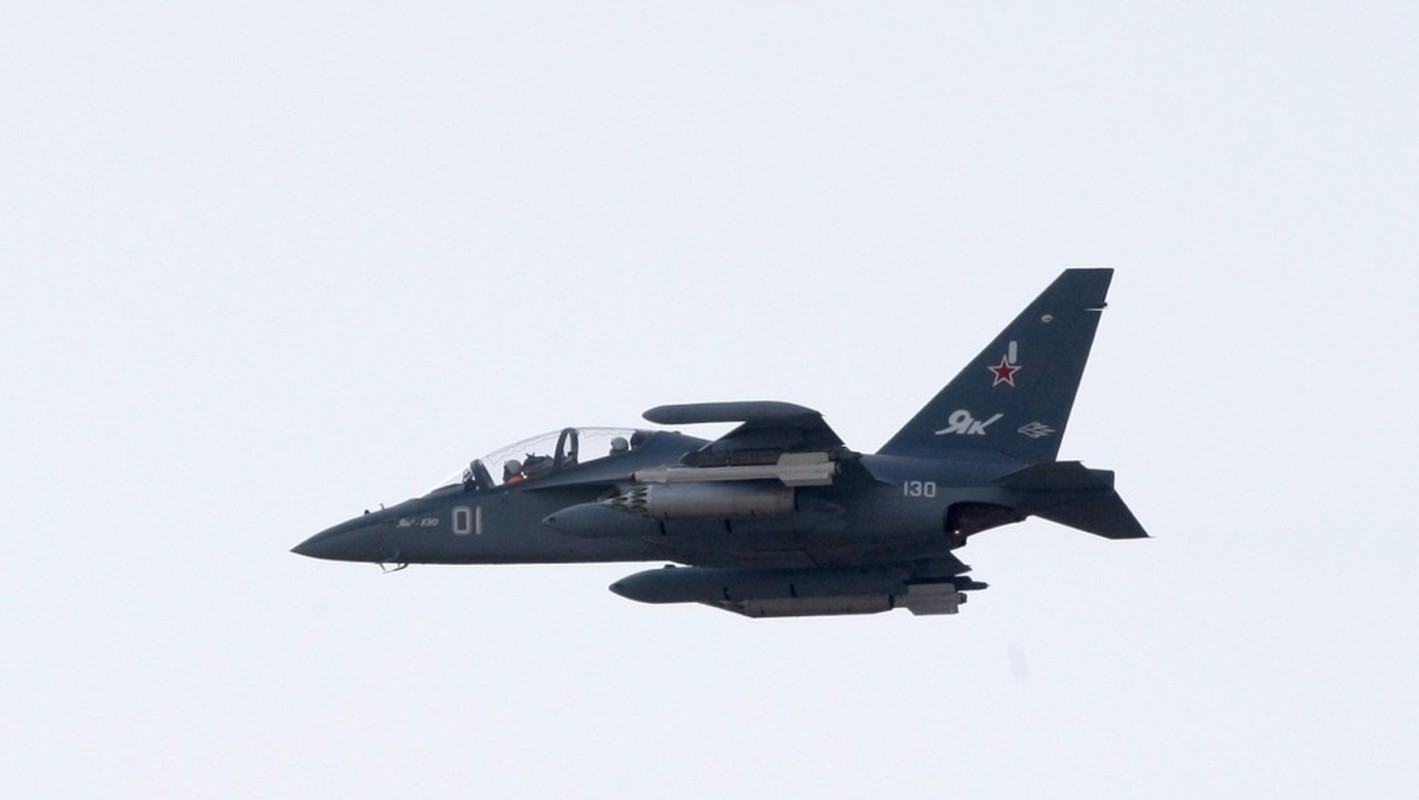 View - 	Tình hình nóng Không quân Nga nhận loạt máy bay huấn luyện Yak130