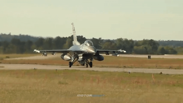 Tiem kich F-16 co the da tham chien tai Ukraine-Hinh-5