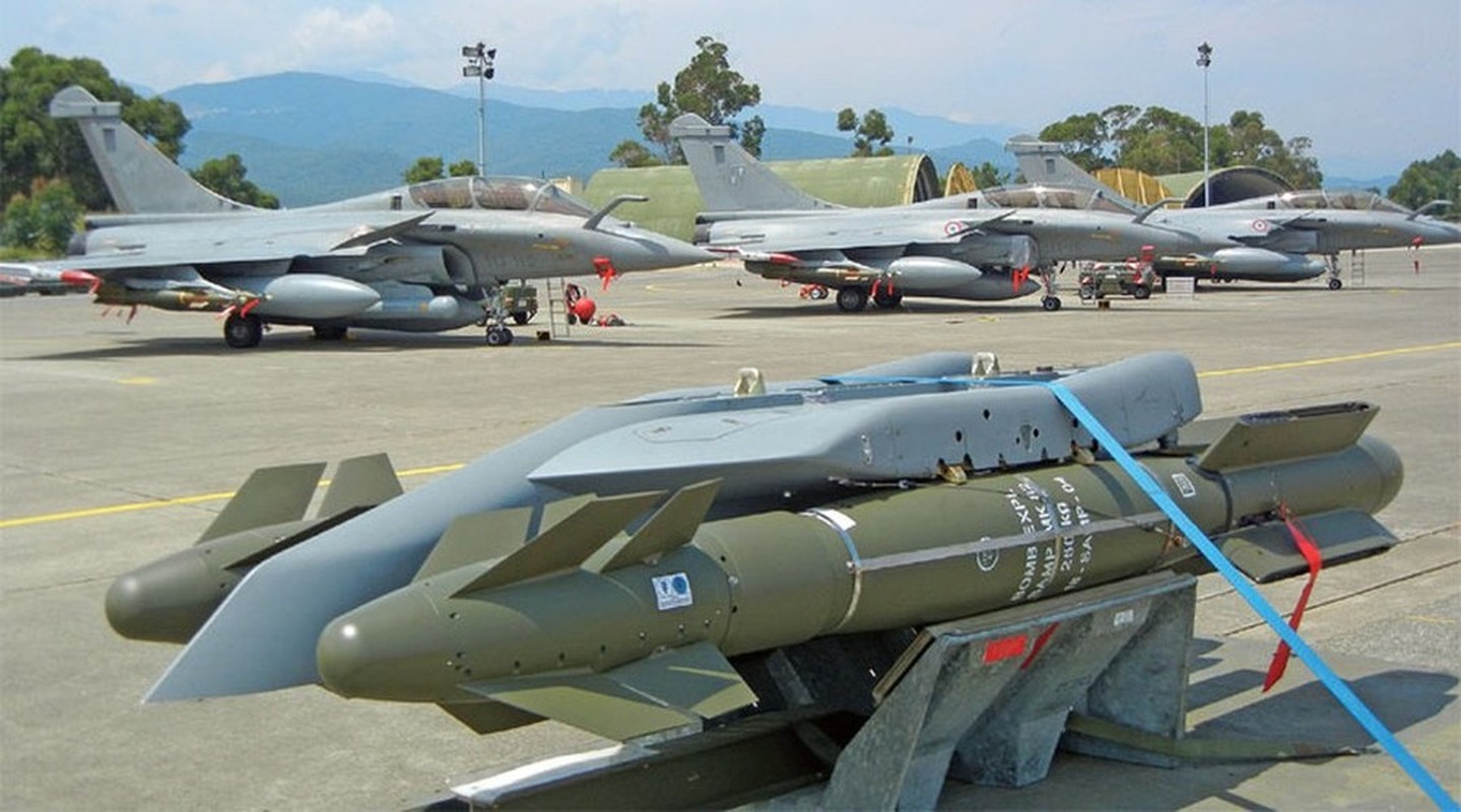 Bat ngo cach tiem kich MiG-29 Ukraine nem bom AASM Hammer-Hinh-13