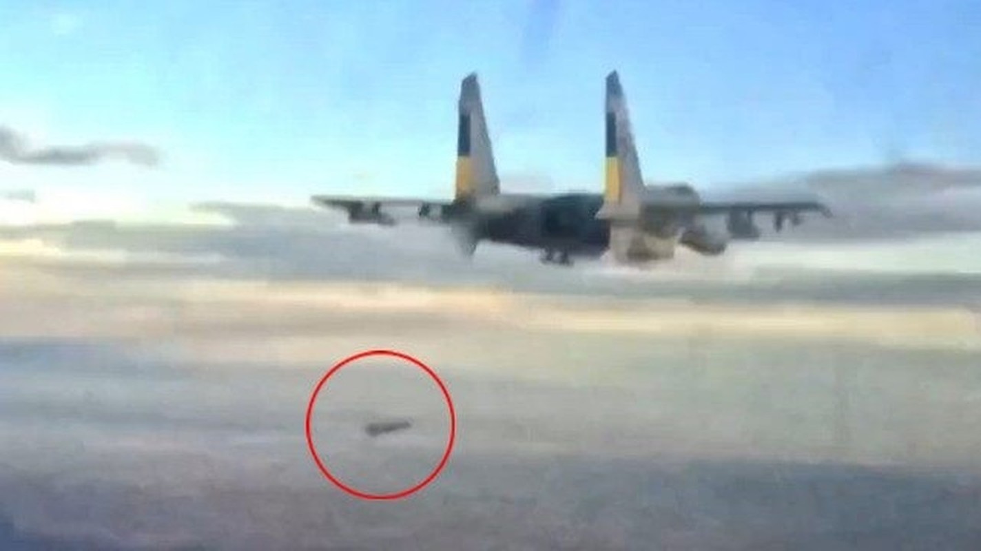 View - 	Bất ngờ cách tiêm kích MiG-29 Ukraine ném bom AASM Hammer