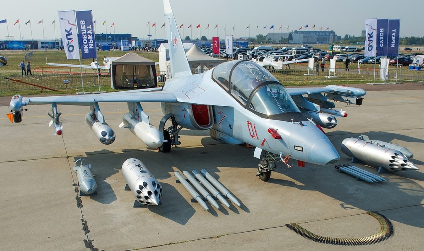 View - 	Yak-130M Nga là món hời cho không quân các nước