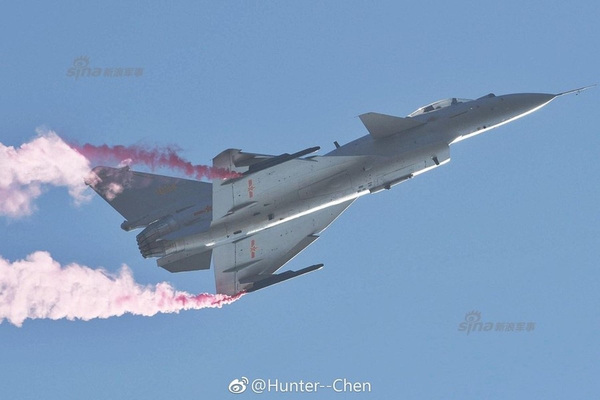 View - 	Tiêm kích J-10CE Trung Quốc đánh bại bản nâng cấp của F-16