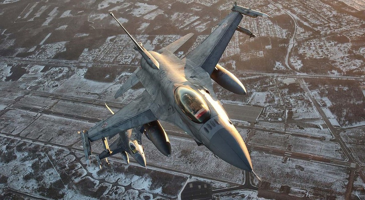 View - 	Ukraine dùng cao tốc làm đường băng cho F-16 né đòn Nga