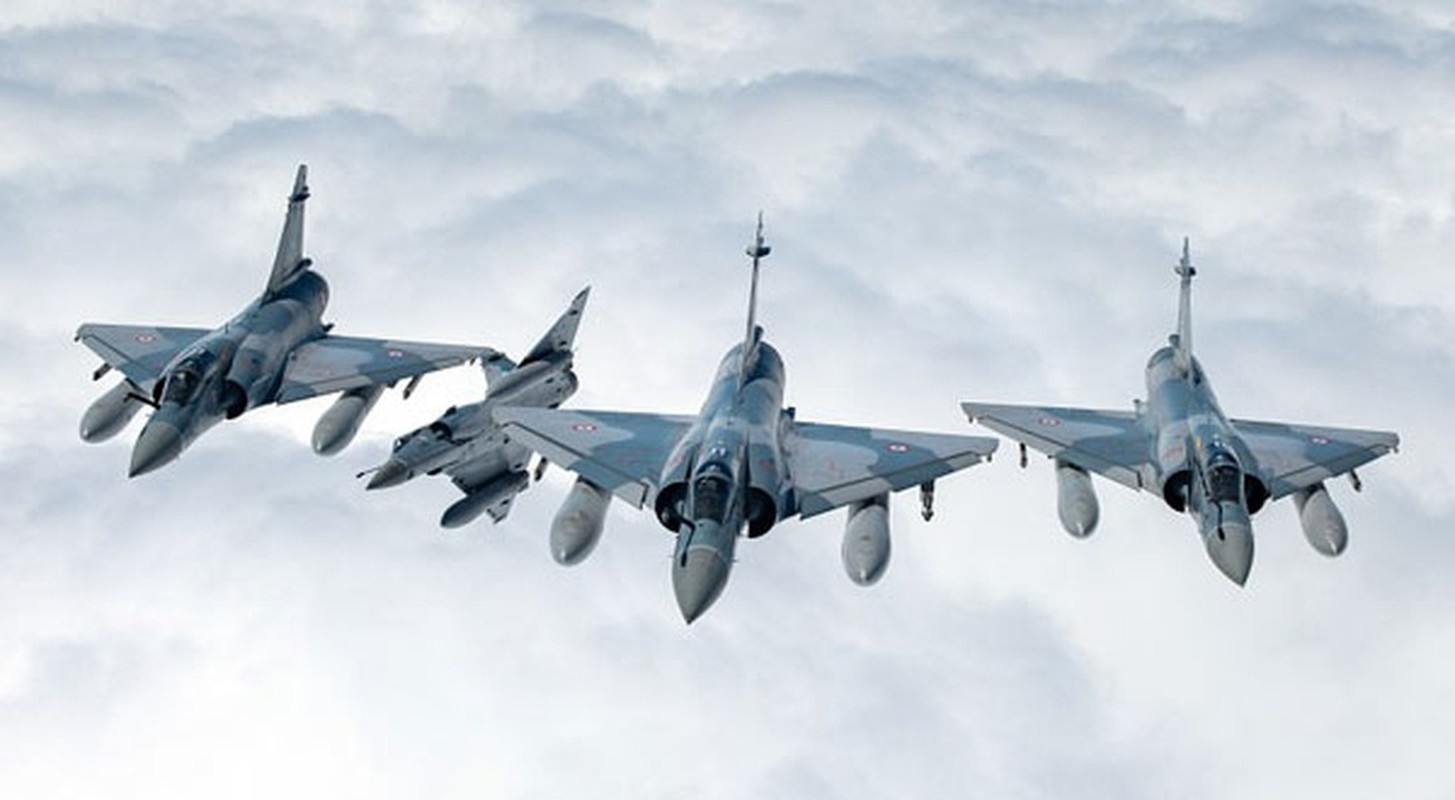 View - 	Tiêm kích Mirage-2000 Đài Loan rơi xuống biển, phi công mất tích