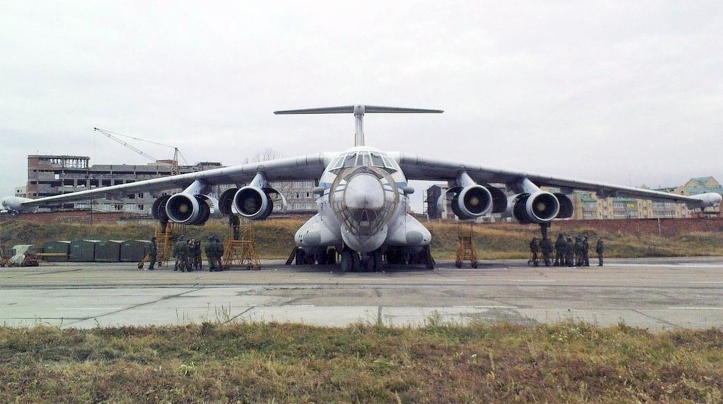 'Quai vat tac chien dien tu' Il-76PP bi thao do trong tiec nuoi-Hinh-10