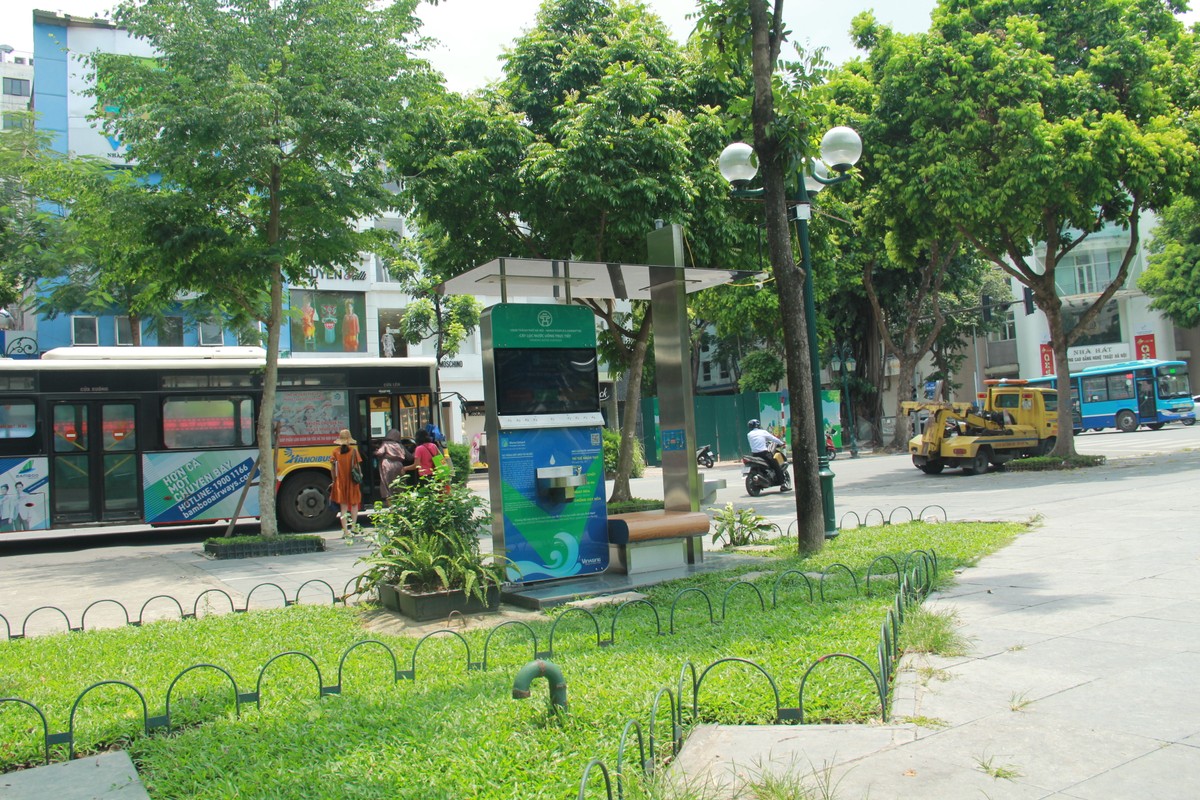 Cay nuoc 4.0 mien phi tai Ha Noi co gi khien nguoi dan vui mung?-Hinh-12