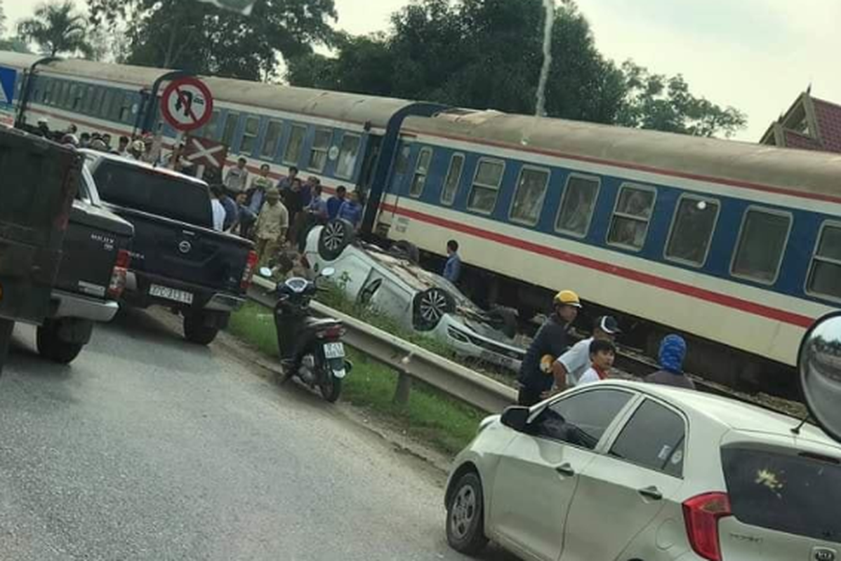 Thieu quan sat, nguoi phu nu dieu khien o to bi tau can tu vong