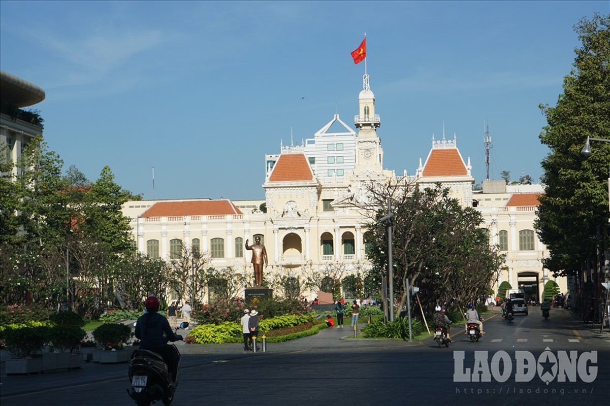 Pho xa Sai Gon vang lang yen binh trong ngay dau nam 2020-Hinh-2