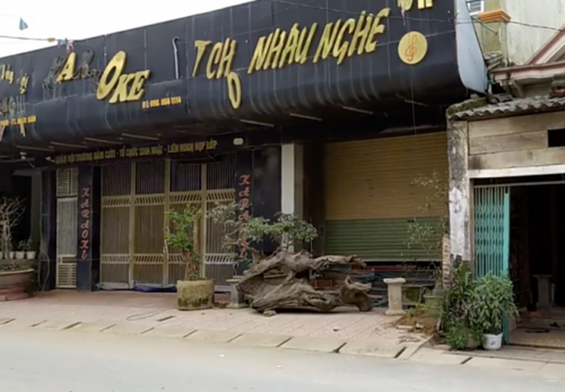 Pha soi bac “khung” trong quan karaoke: Du chieu tro cua ke “khat nuoc“