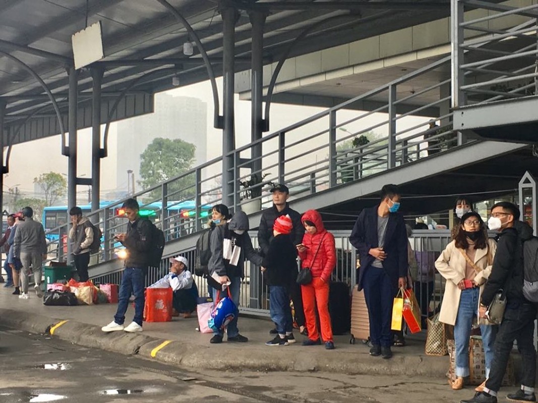 Ben xe dong nghit khach, cua ngo thu do Ha Noi te liet ngay giap Tet-Hinh-10