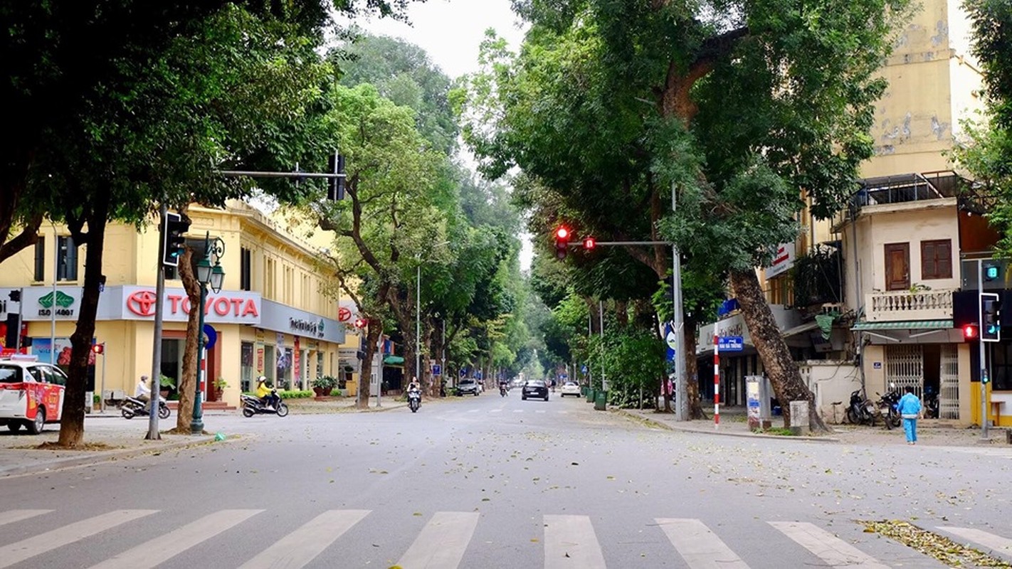 Hinh anh Ha Noi on ao, nao nhiet thuong thay bien mat vi COVID-19