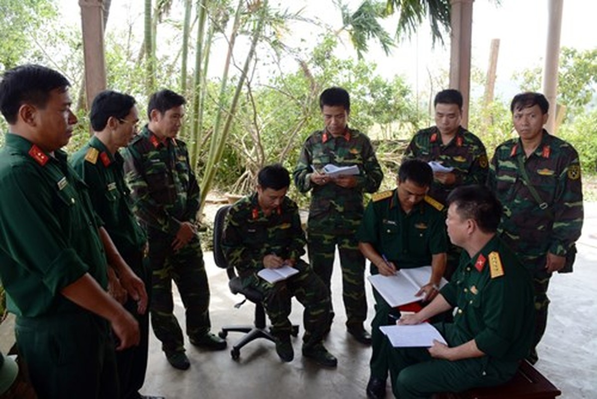 Bo doi ra suc giup dan khac phuc hau qua bao so 10-Hinh-3