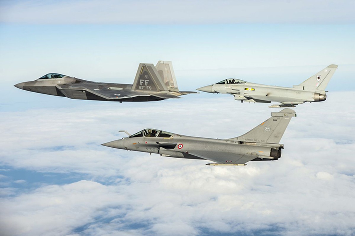 Eurofighter Typhoon: Cuong phong chau Au danh cho Su-35 cua Nga-Hinh-7