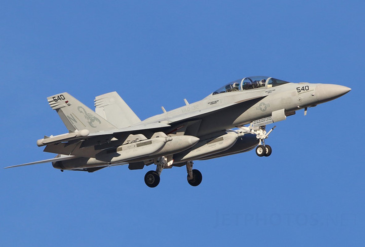 An tuong suc manh &quot;chim bao bao&quot; EA-18G cua Hai quan My-Hinh-13