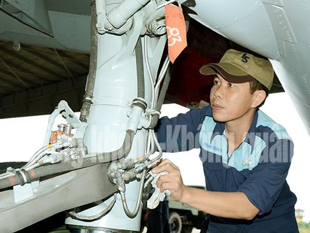 Lang tham nang nhung canh bay Su-30MK2 Viet Nam-Hinh-4