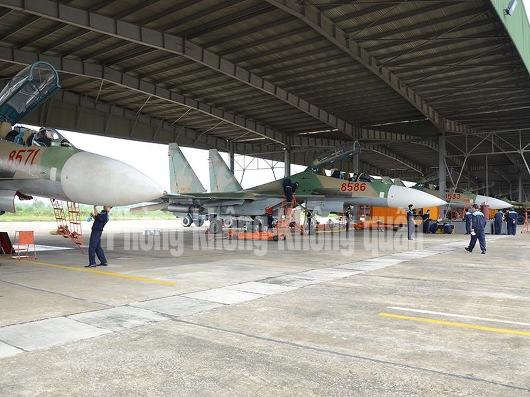 Lang tham nang nhung canh bay Su-30MK2 Viet Nam