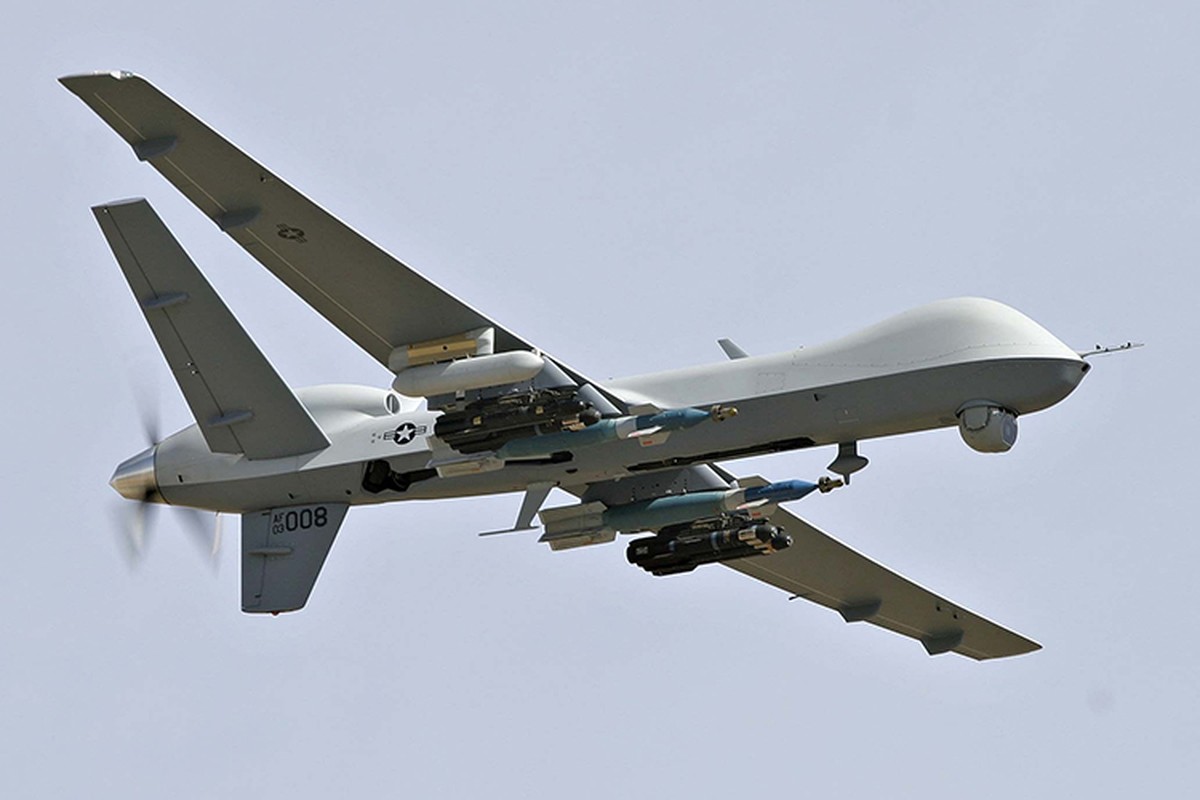 Bay tam sieu cao, UAV My van bi dan quan ban ha-Hinh-11