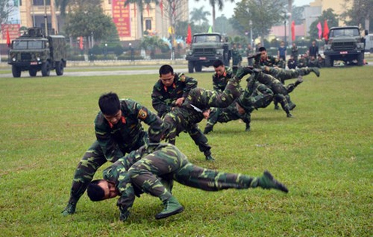 Muc kich Dac cong Viet Bac &quot;ren minh luyen nguoi&quot;-Hinh-12