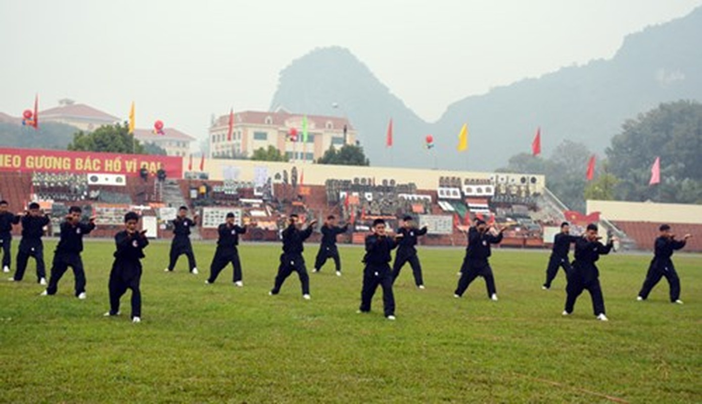 Muc kich Dac cong Viet Bac &quot;ren minh luyen nguoi&quot;-Hinh-16