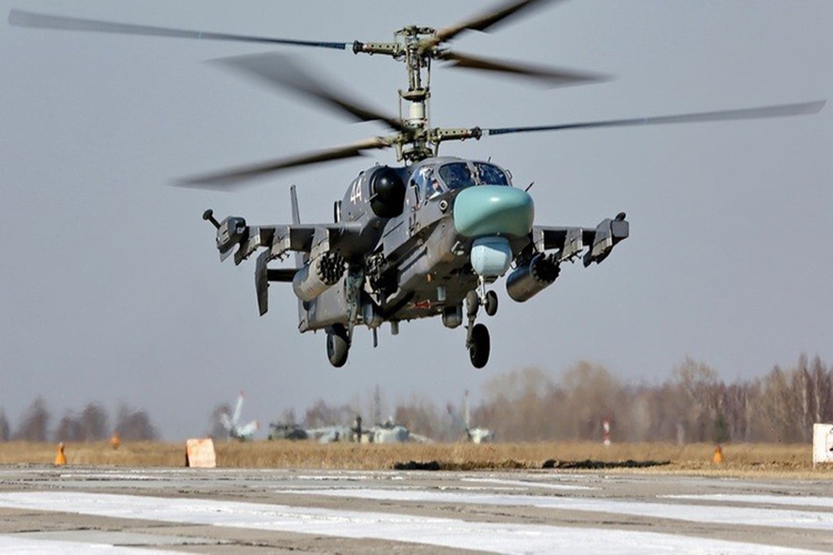 Hai quan Nga tai trang bi Ka-52K, “Chau ve Hop pho“