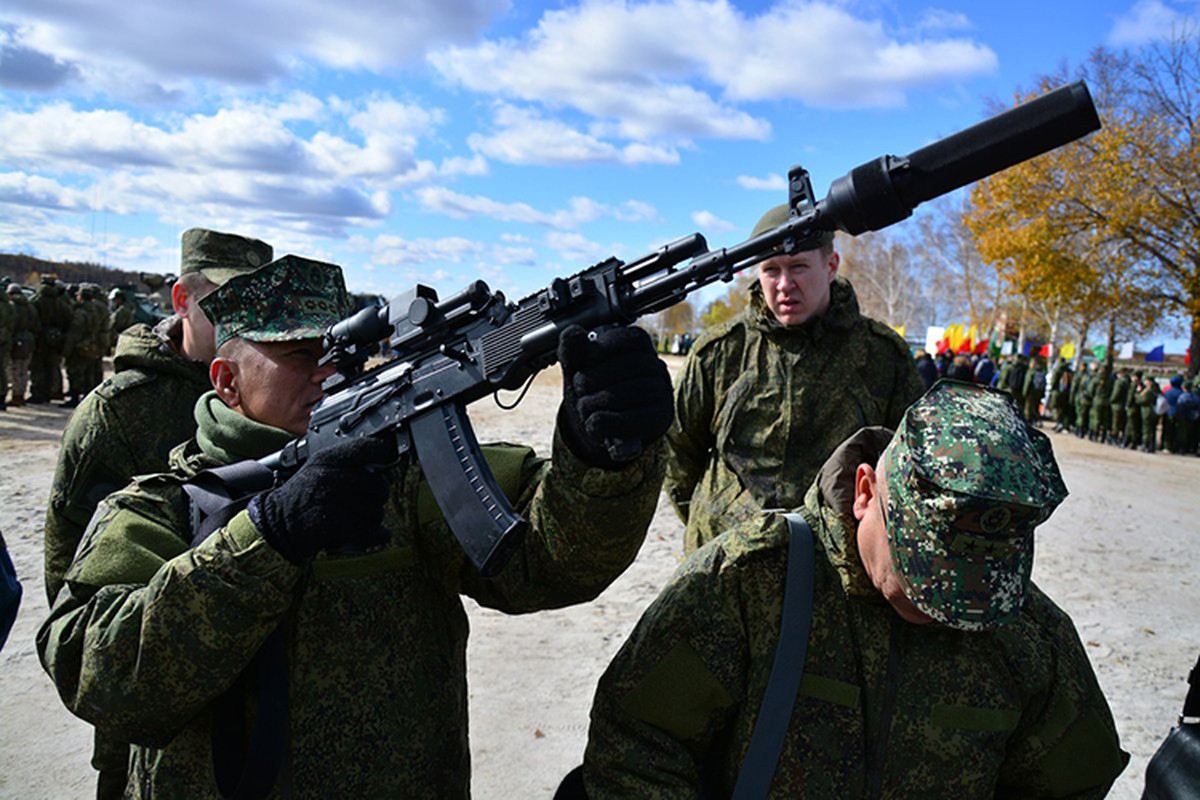 Het Ak-103, Nga lai ga ban sung chong tang RPG-7 cho Philippines-Hinh-2