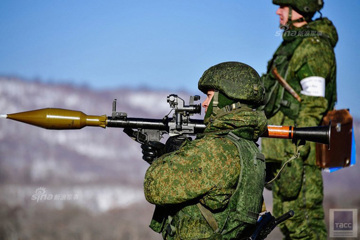 Het Ak-103, Nga lai ga ban sung chong tang RPG-7 cho Philippines-Hinh-4