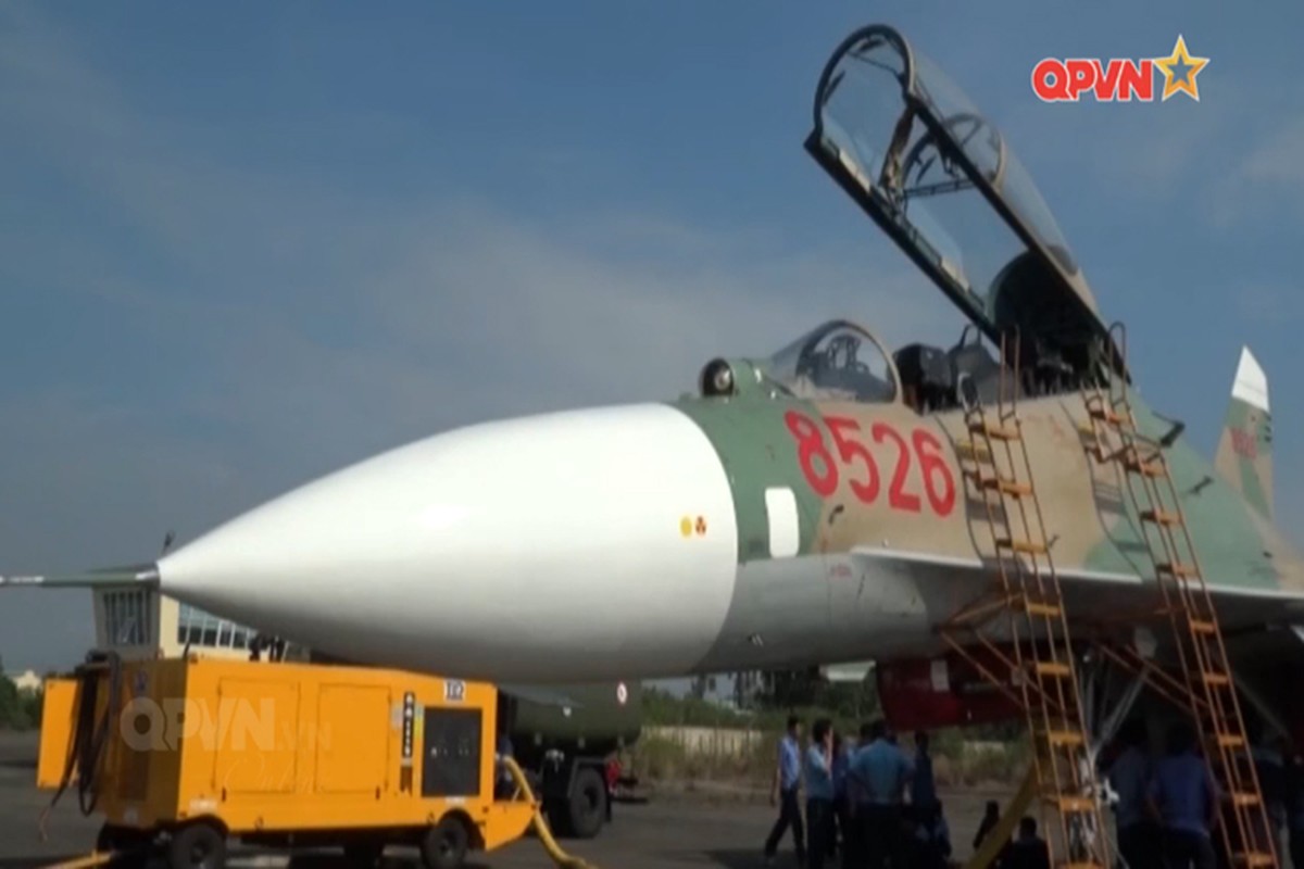 Ben trong noi “hoi sinh” may bay tiem kich Su-27 cua VN-Hinh-14