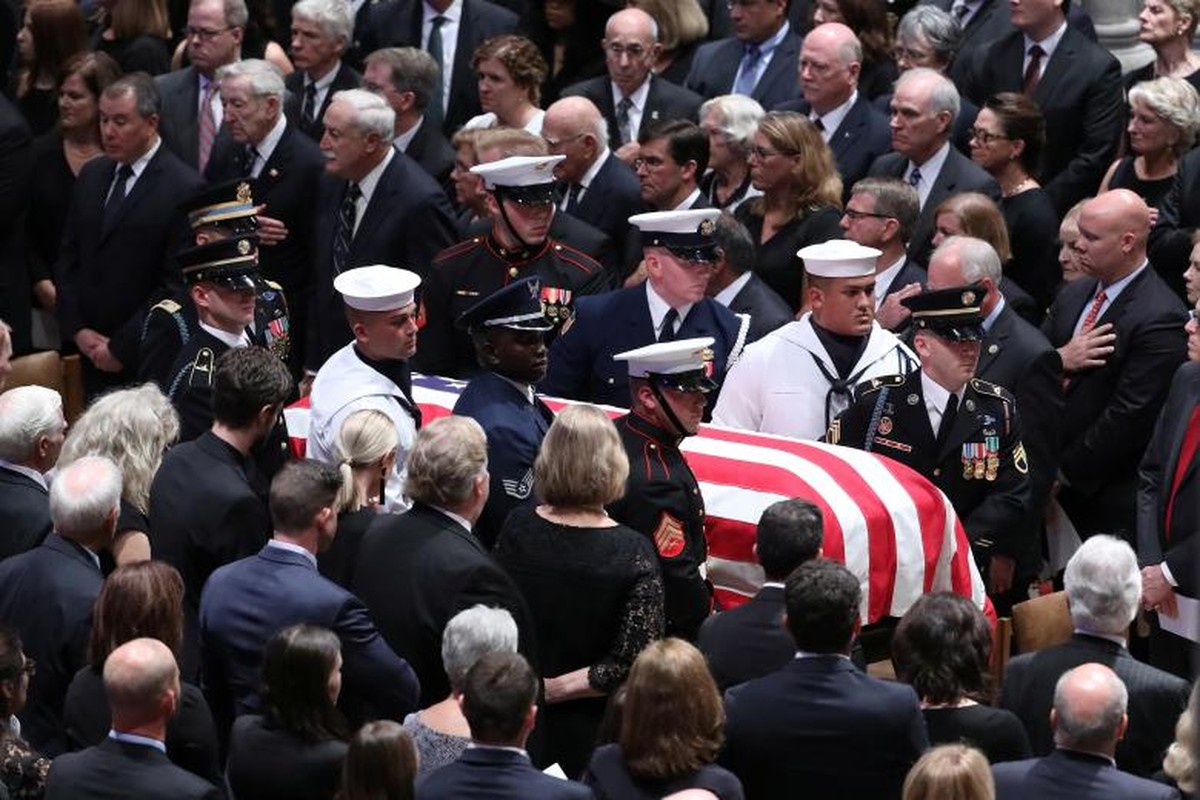 Can canh cac chinh tri gia My trong le tang TNS John McCain-Hinh-3