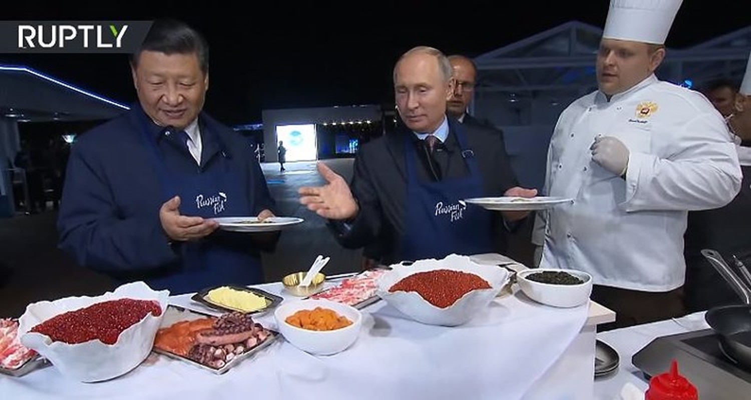 Tong thong Putin mang tap de lam banh kep moi Ong Tap Can Binh-Hinh-10