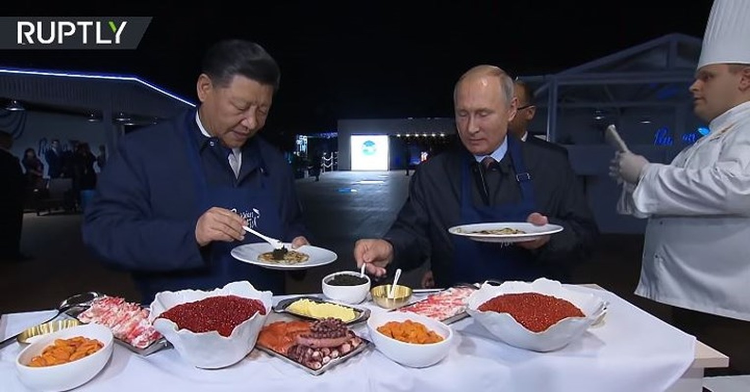 Tong thong Putin mang tap de lam banh kep moi Ong Tap Can Binh-Hinh-11