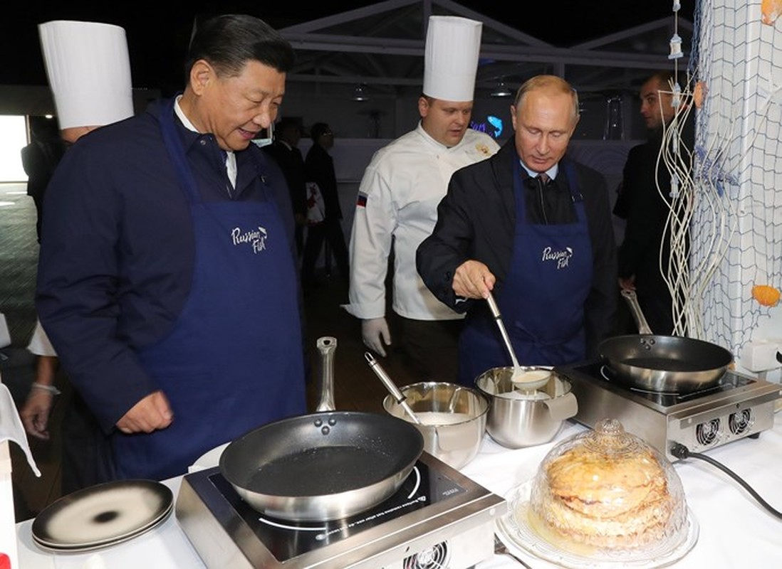 Tong thong Putin mang tap de lam banh kep moi Ong Tap Can Binh