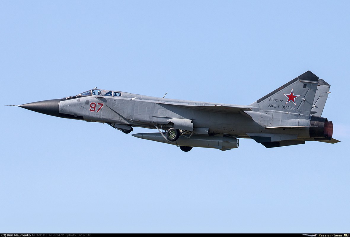 MiG-31 lan dau mang ten lua diet ve tinh, ca NATO nin tho-Hinh-11