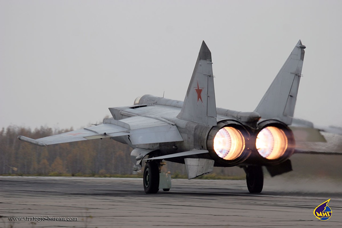 MiG-31 lan dau mang ten lua diet ve tinh, ca NATO nin tho-Hinh-8