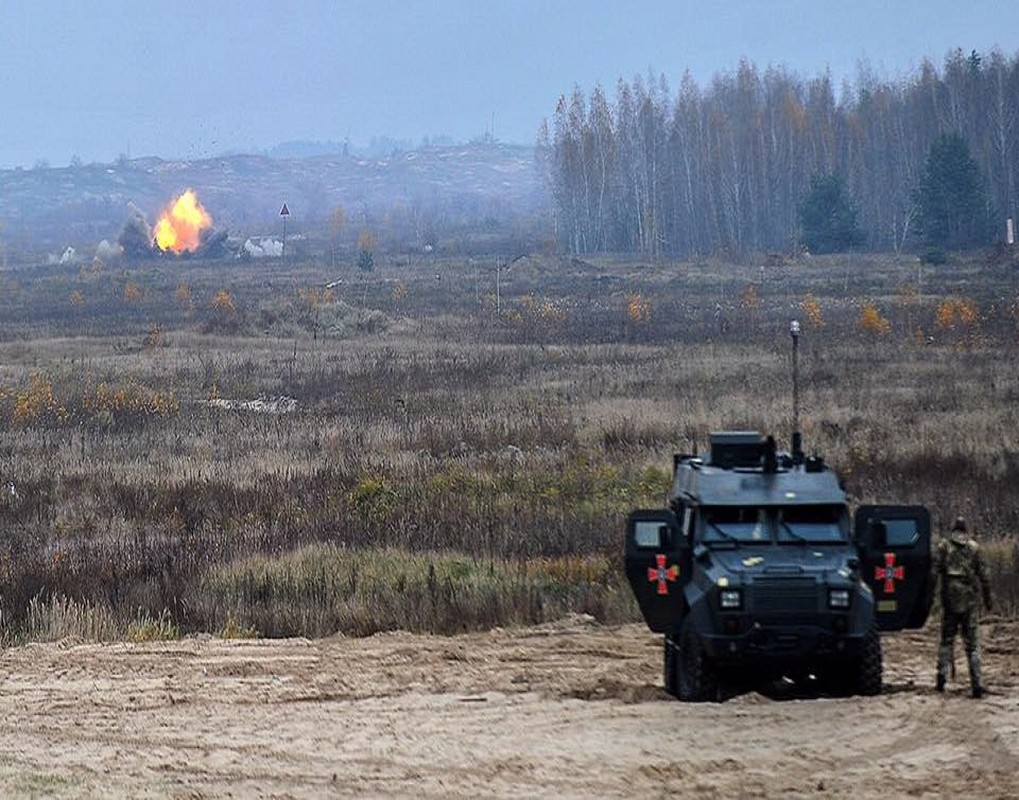 Ukraine gioi thieu coi tu hanh cuc la, den Nga cung them muon-Hinh-8