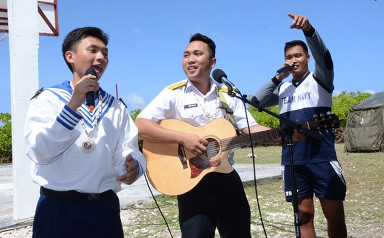 Sac mau tinh ban tren dao Song Tu Dong-Hinh-19