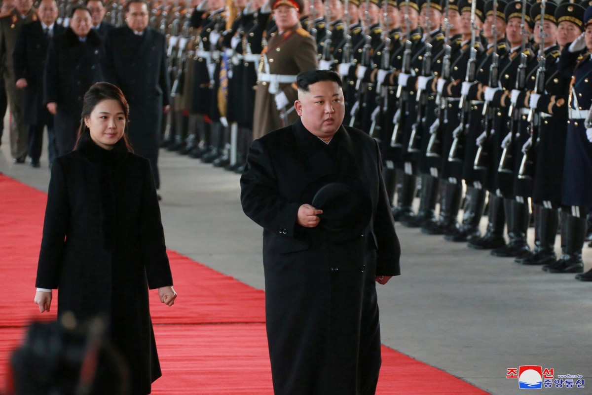 Can canh doan xe cho ong Kim Jong-un tren duong pho Bac Kinh-Hinh-6