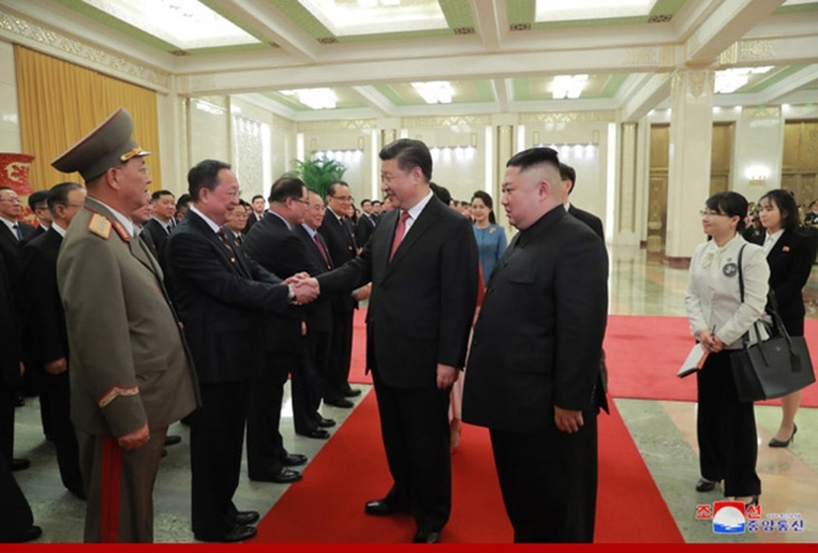 Trieu Tien cong bo anh “doc” chuyen tham Trung Quoc cua ong Kim Jong-un-Hinh-9