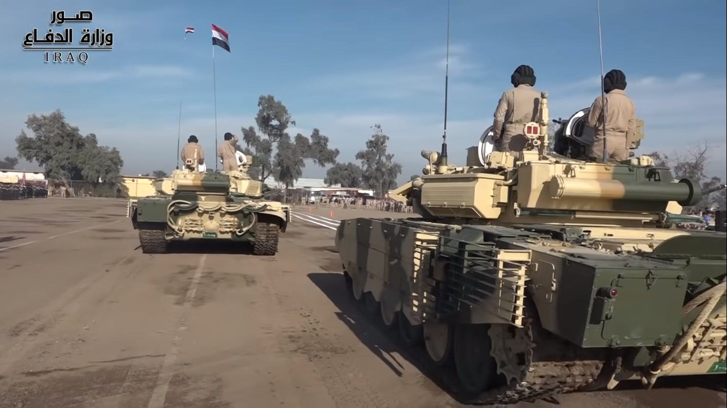 Iraq lan dau duyet binh hoanh trang voi tang T-90S-Hinh-5