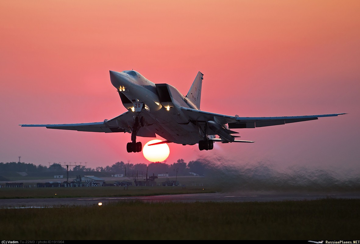 Bao tuyet “ha guc” may bay nem bom Tu-22M3 cua Nga-Hinh-2