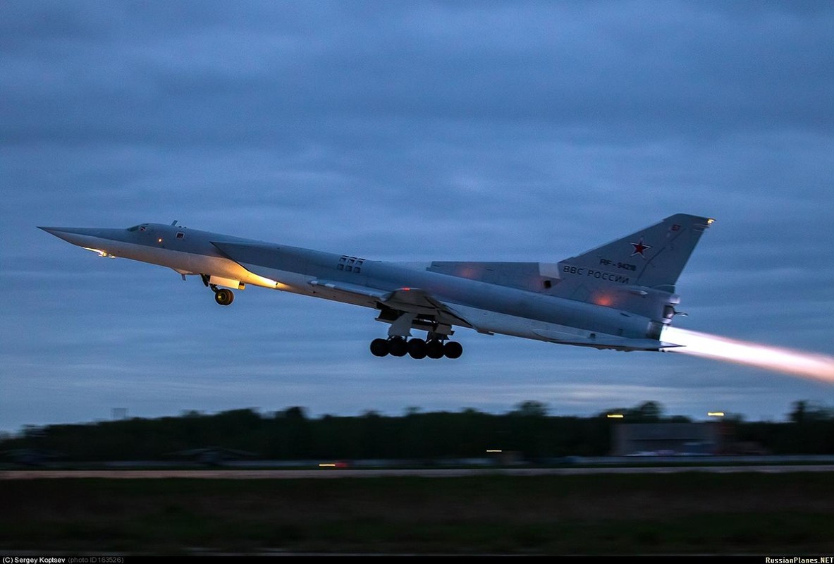 Bao tuyet “ha guc” may bay nem bom Tu-22M3 cua Nga-Hinh-3