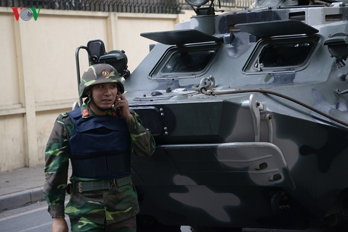 Can canh xe thiet giap BTR-60PB Viet Nam bao ve Thuong dinh My-Trieu-Hinh-11