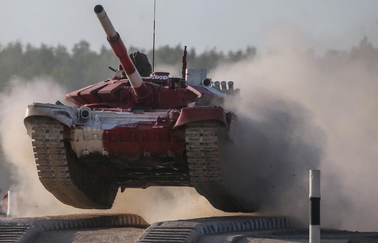 Qua tu tin, xe tang T-72 “lat chong vo” o vong loai Tank Biathlon-Hinh-8