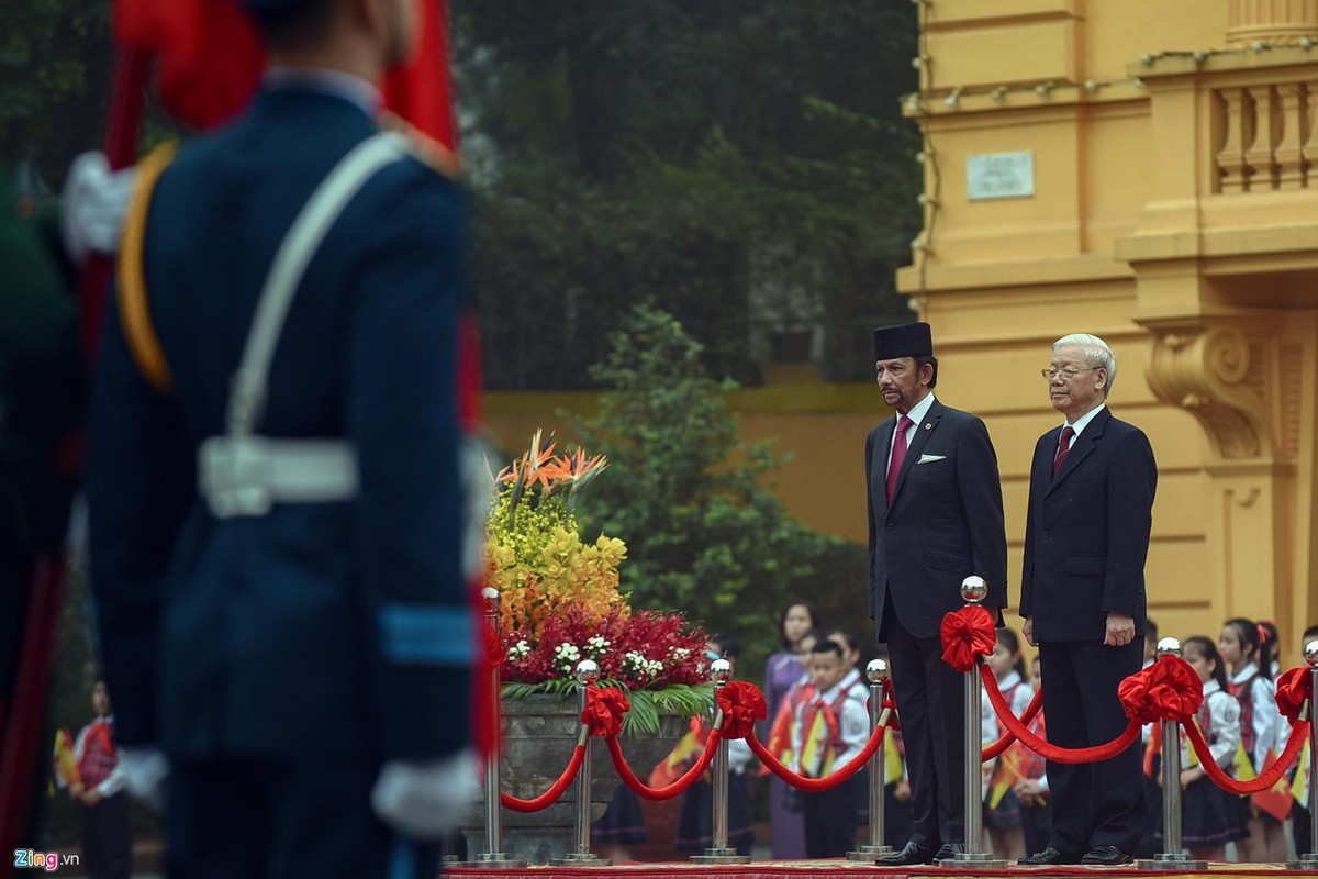 Quoc vuong Brunei bat dau tham cap nha nuoc den Viet Nam-Hinh-2