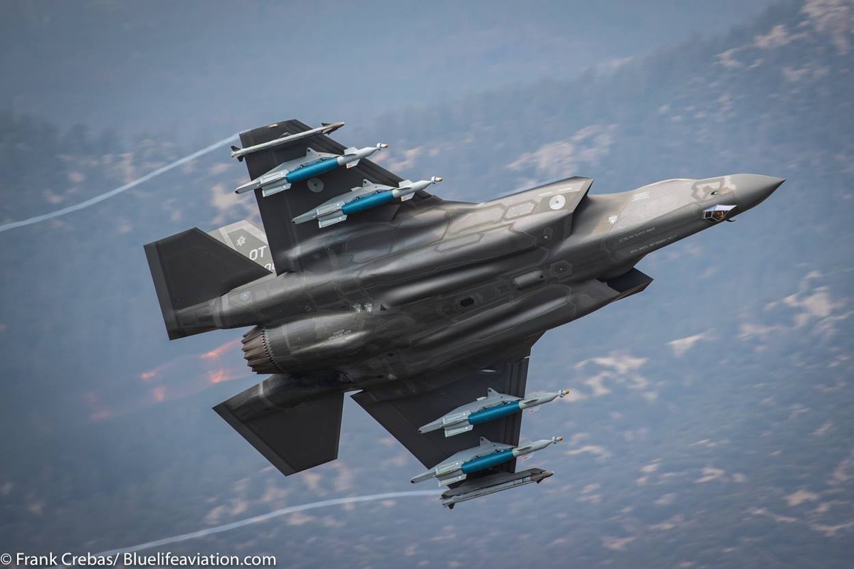 Tu tin bay dem, F-35A Nhat mat tich giua Thai Binh Duong-Hinh-7