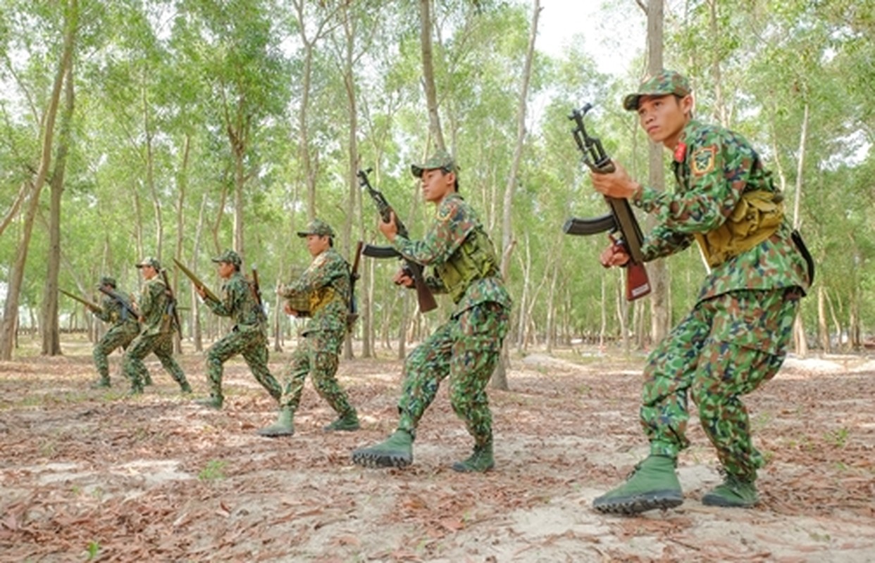 Mot ngay trai nghiem cung tan binh tren thao truong-Hinh-3