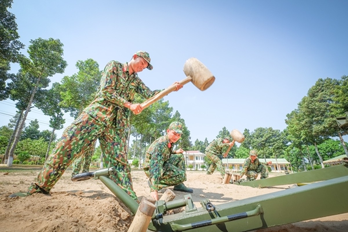Cam nhan suc “nong” tren thao truong phao binh Viet Nam-Hinh-2