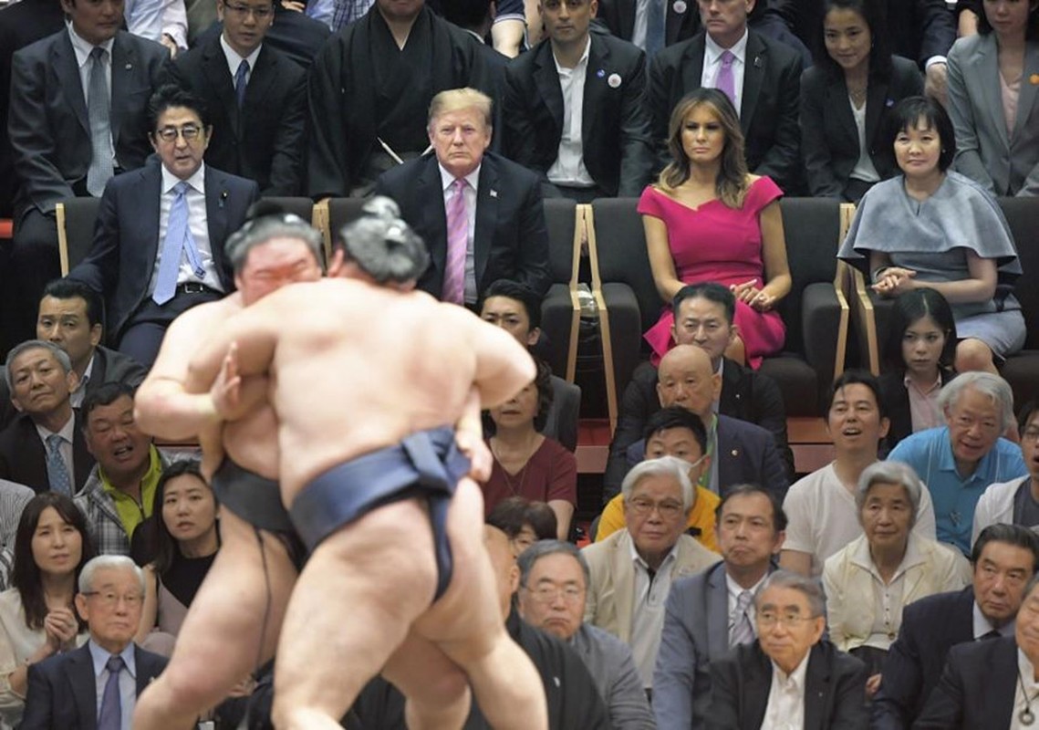 Nguoi Nhat phan khich khi ong Trump trao giai sumo-Hinh-7