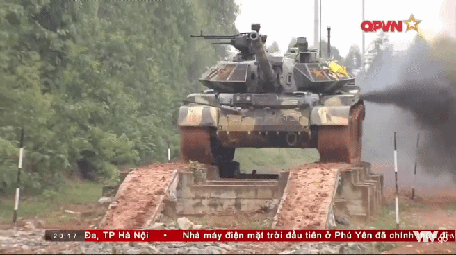 Viet Nam “lot xac” T-54 giup linh tang dua tai o Tank Biathlon-Hinh-3